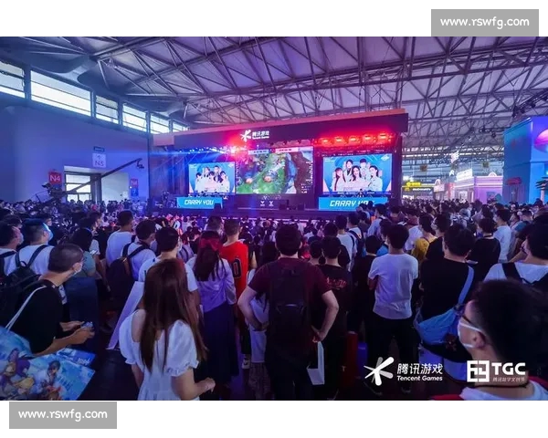 激烈对决!电竞赛事比分瞬息万变引发全场关注 激烈对决!电竞赛事比分瞬息万变引发全场关注