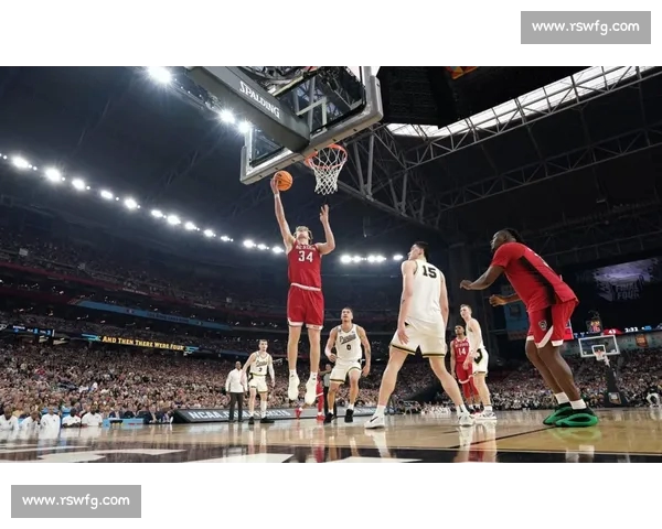 激烈对决!全场比分交替领先掀起篮球赛惊心动魄瞬间 激烈对决!全场比分交替领先掀起篮球赛惊心动魄瞬间